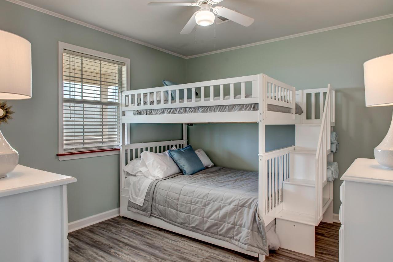 Saltaire - Pet Friendly! Amazing Wrap Around Porch - Steps From The Bay And A Short Walk To The Gulf Home Dauphin Island Exterior photo